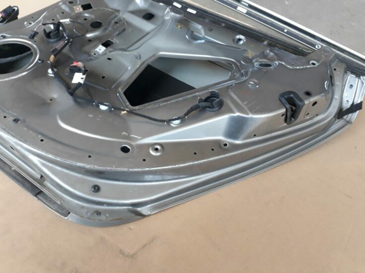 Aizmugurējās labās durvis priekš AUDI A6 AVANT 2006