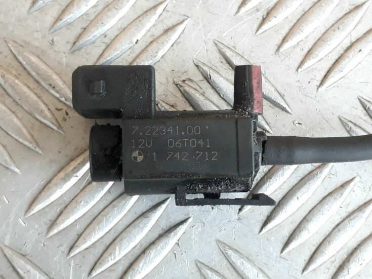 Solenoīda vakuuma vārsts priekš BMW 530D E61 2006 TOURING BLUE