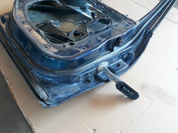 Aizmugurējās kreisās durvis priekš BMW 530D E61 2006 TOURING BLUE