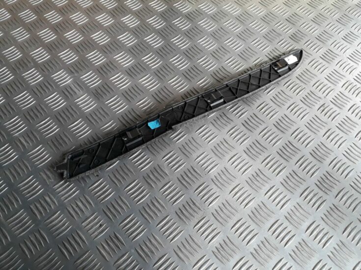 Bagāžnieka nodalījuma plastmasa priekš BMW 530D E61 2006 TOURING BLUE
