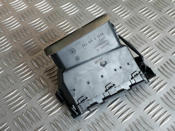 Mērinstrumentu paneļa gaisa vads, pa labi priekš BMW 530D E61 2006 TOURING BLUE