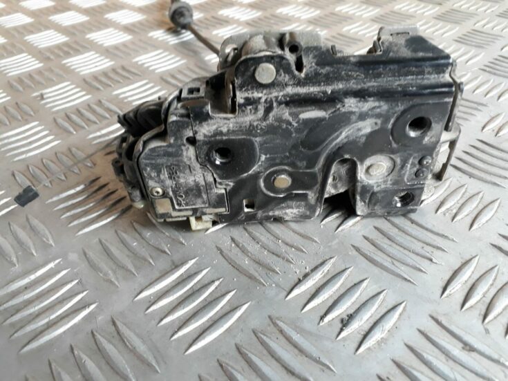 Priekšējo labo durvju slēdzene priekš SEAT IBIZA 2005