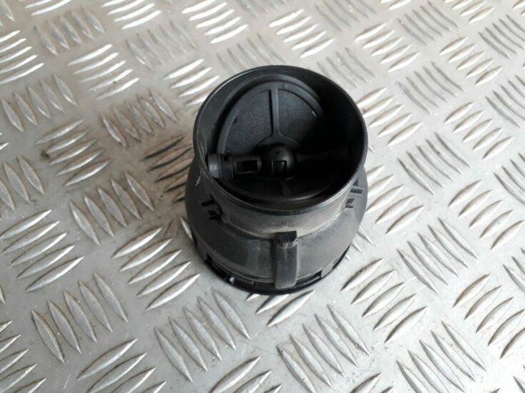 Mērinstrumentu paneļa gaisa vads, centrā priekš SEAT IBIZA 2005