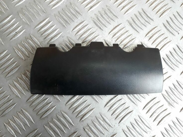 Mērinstrumentu paneļa apakšēja apdare priekš SEAT IBIZA 2005