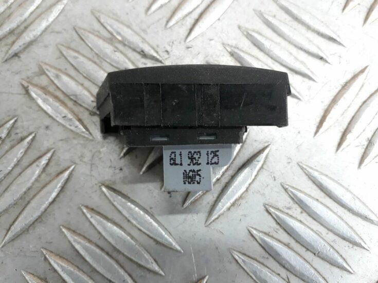 Atvēršanas/aizvēršanas poga priekš SEAT IBIZA 2005