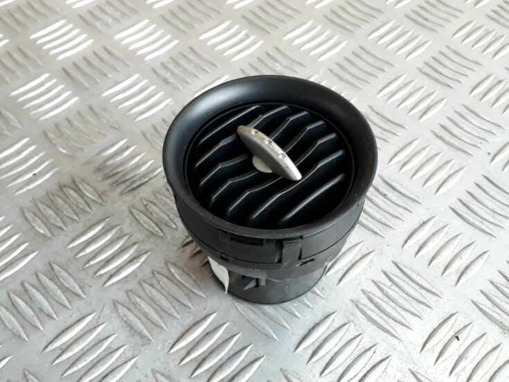 Mērinstrumentu paneļa gaisa vads, centrā priekš SEAT IBIZA 2005