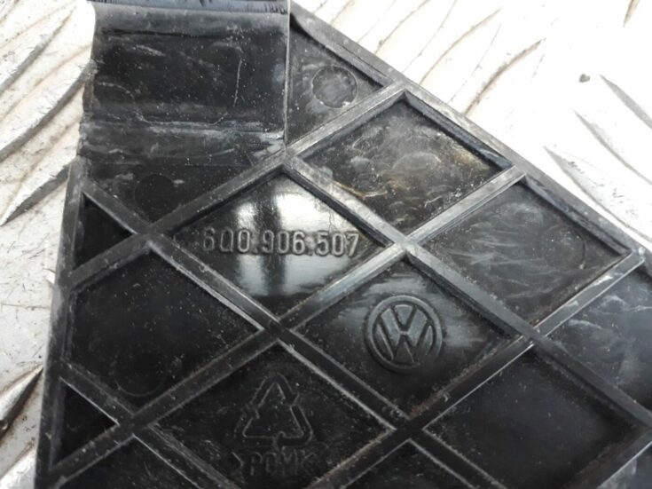 Salona plastmasa priekš SEAT IBIZA 2005