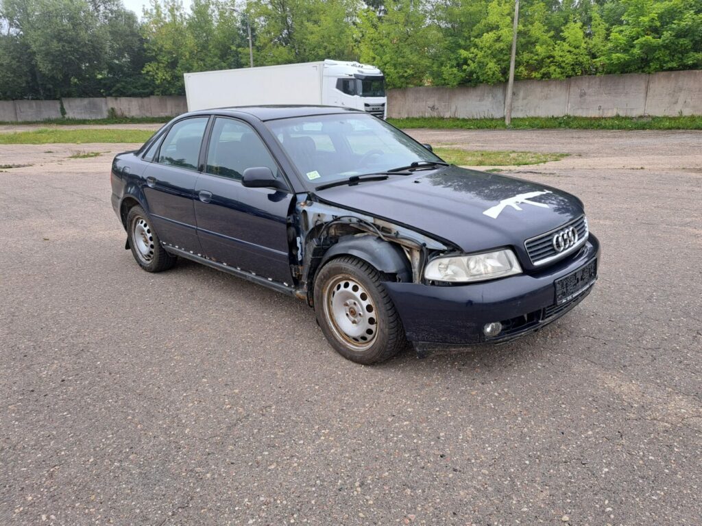 AUDI A4 1999 1