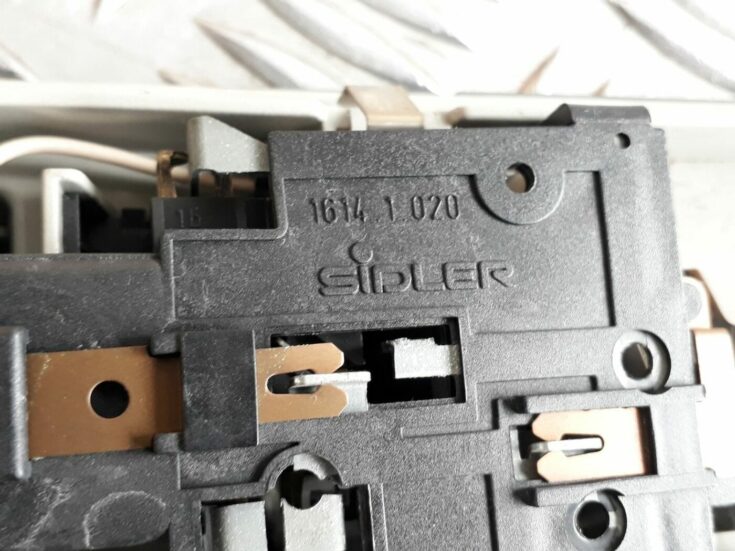 Salona apgaismojuma panelis priekš AUDI A4 1999