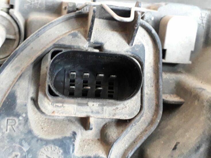 Priekšējais labais lukturis priekš AUDI A4 1999