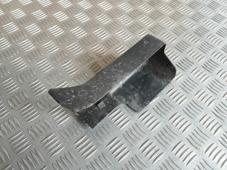 Salona plastmasa priekš AUDI A4 1999