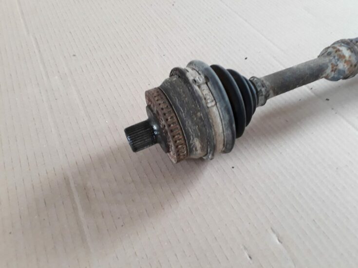 Pusass priekšējā kreisā priekš AUDI A4 1999