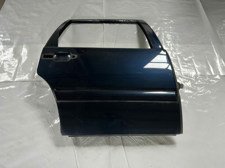 Aizmugurējās labās durvis priekš VOLVO V70 2000