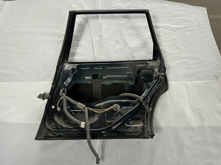 Aizmugurējās labās durvis priekš VOLVO V70 2000