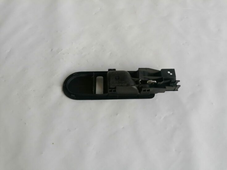 Salona durvju rokturis, priekšējais labais priekš VW NEW BEETLE 2001