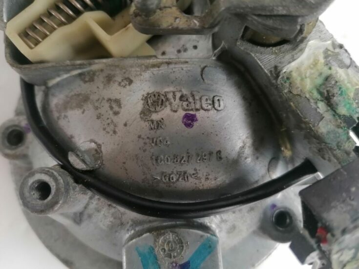 Bagažnieka vāka slēdzenes pogas emblēma priekš VW NEW BEETLE 2001