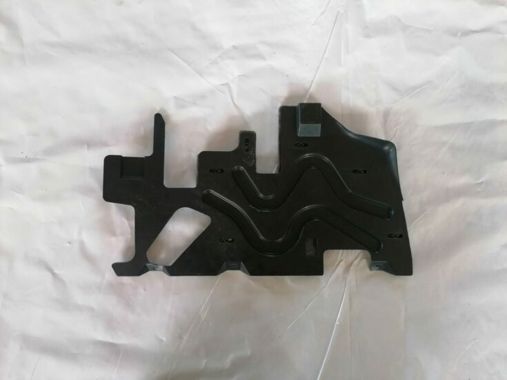Salona plastmasa priekš VW NEW BEETLE 2001