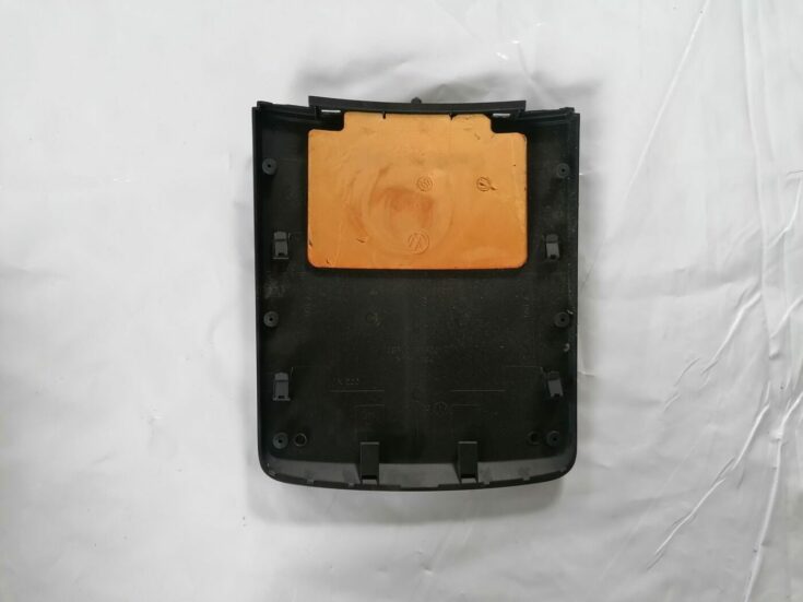 Mērinstrumentu paneļa apdare augšā priekš VW NEW BEETLE 2001