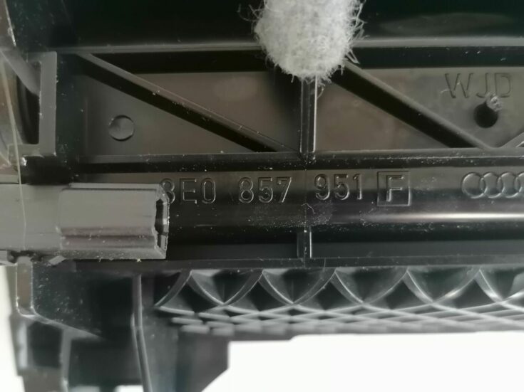 Pelnu trauks priekš AUDI A4 2001 SEDAN