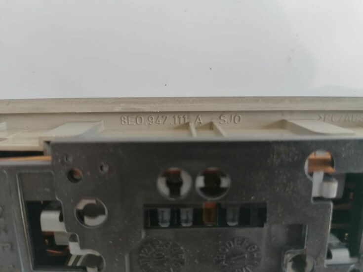 Aizmugurējo sēdvietu apgaismojums priekš AUDI A4 2001 SEDAN