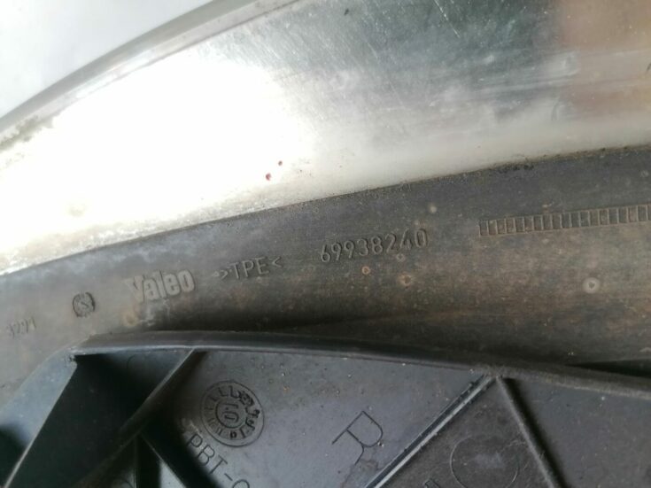 Priekšējais labais lukturis priekš AUDI A4 2001 SEDAN