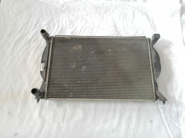 Dzesēšanas radiators priekš AUDI A4 2001 SEDAN