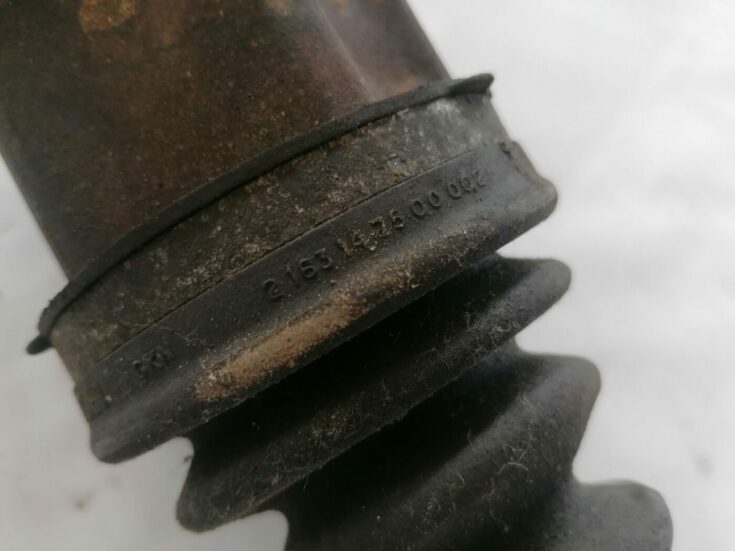Pusass priekšējā kreisā priekš AUDI A4 2001 SEDAN