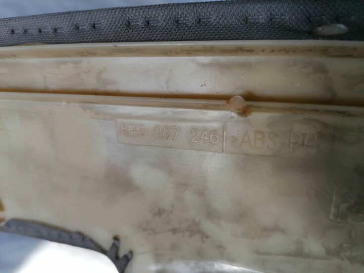 Aizmugurējas salona statnes apdare priekš AUDI A4 2001 SEDAN