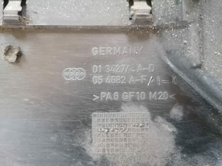 Dzinēja dekoratīvais vāks priekš AUDI A4 2001 SEDAN