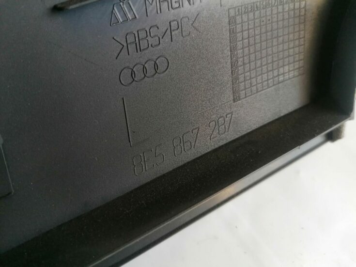Aizmugurējas salona statnes apdare priekš AUDI A4 2001 SEDAN