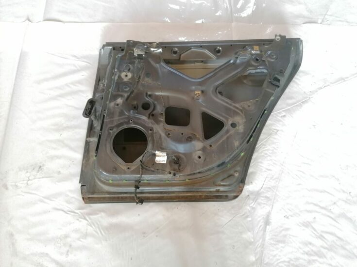 Aizmugurējās labās durvis priekš AUDI A4 2001 SEDAN
