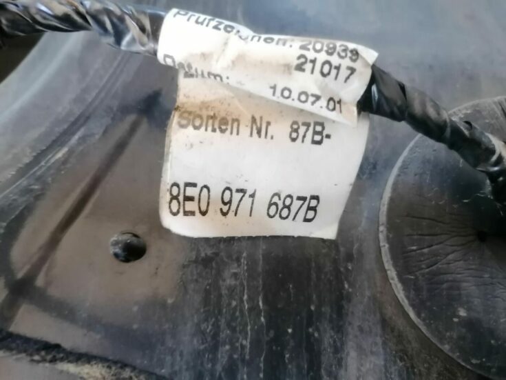 Aizmugurējās labās durvis priekš AUDI A4 2001 SEDAN