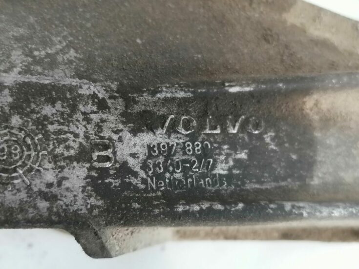 Dzinēja kronšteins priekš VOLVO V70 2000