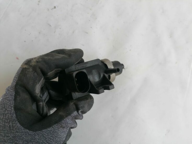Solenoīda vakuuma vārsts priekš VOLVO V70 2000