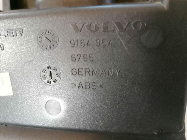 Pelnu trauks priekš VOLVO V70 2000