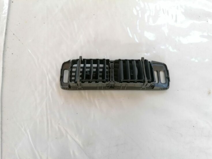 Mērinstrumentu paneļa gaisa vads, centrā priekš VOLVO V70 2000