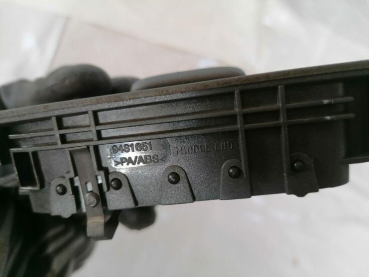 Mērinstrumentu paneļa gaisa vads, centrā priekš VOLVO V70 2000