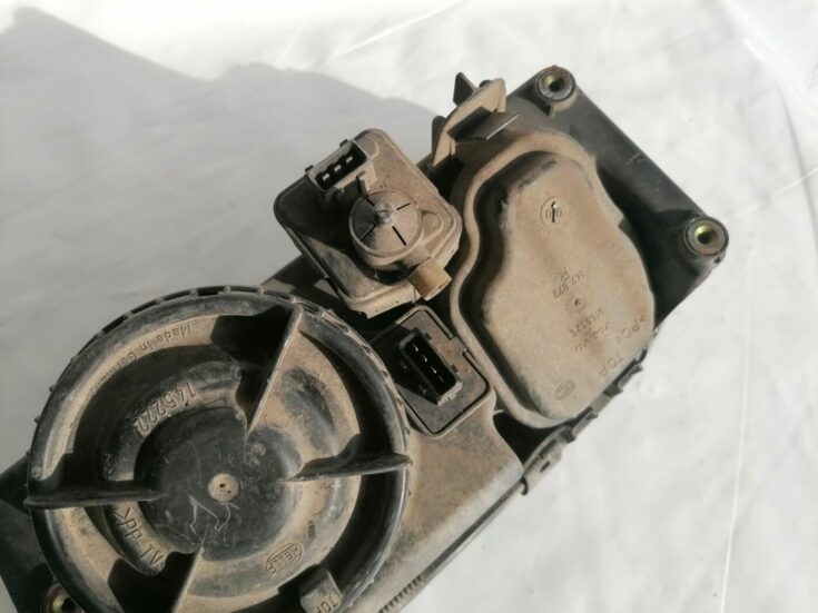 Priekšējais labais lukturis priekš VOLVO V70 2000