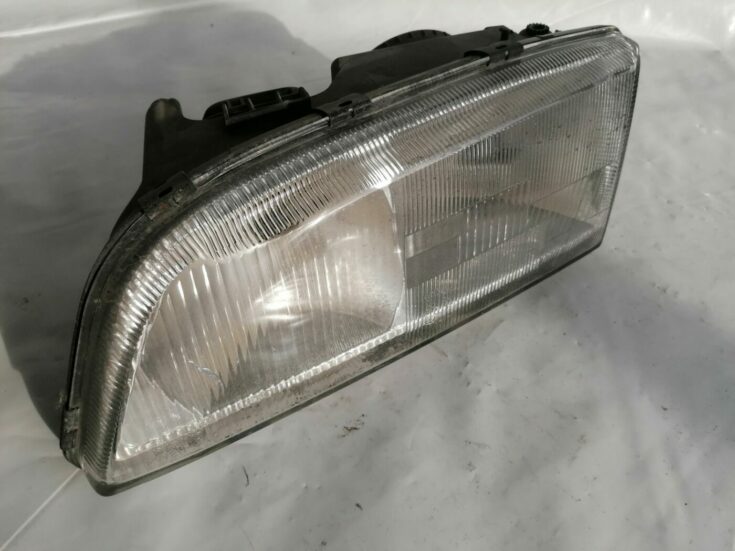 Priekšējais kreisais lukturis priekš VOLVO V70 2000