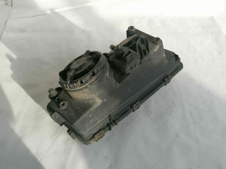 Priekšējais kreisais lukturis priekš VOLVO V70 2000