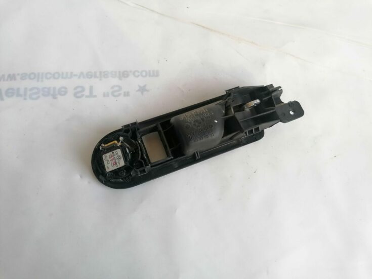 Salona durvju rokturis, aizmugures kreisais priekš VW PASSAT 2003 UNIVERSAL BLUE