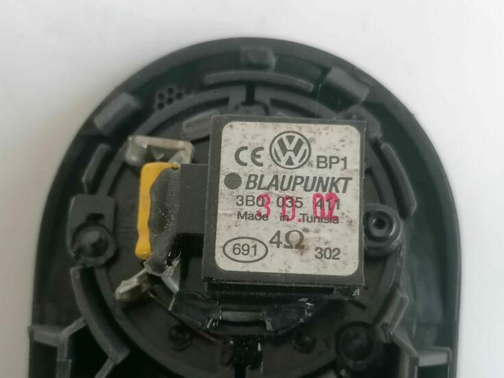 Salona durvju rokturis, aizmugures labais priekš VW PASSAT 2003 UNIVERSAL BLUE