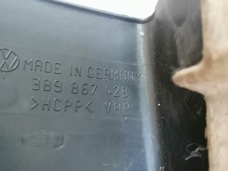 Bagāžnieka nodalījuma sānu apdare priekš VW PASSAT 2003 UNIVERSAL BLUE