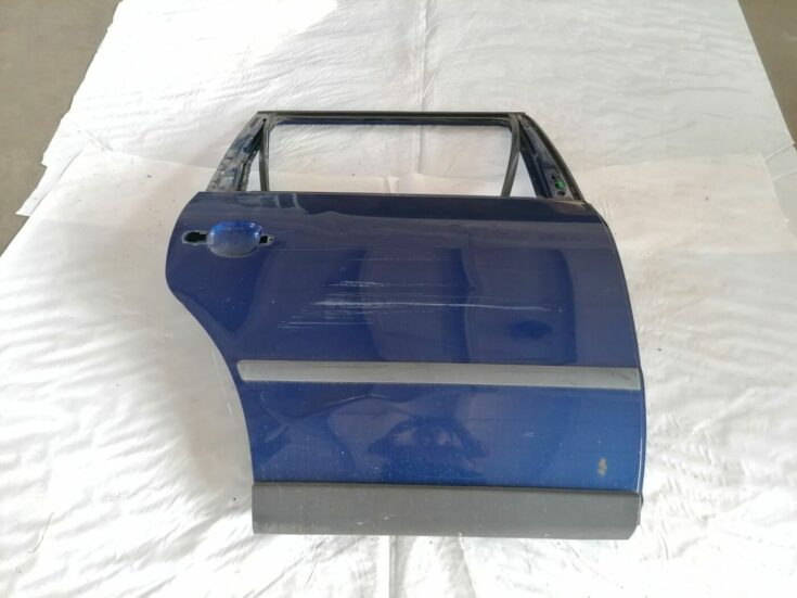 Aizmugurējās labās durvis priekš VW PASSAT 2003 UNIVERSAL BLUE