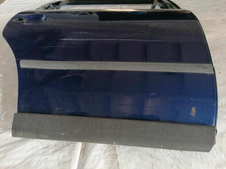 Aizmugurējās labās durvis priekš VW PASSAT 2003 UNIVERSAL BLUE
