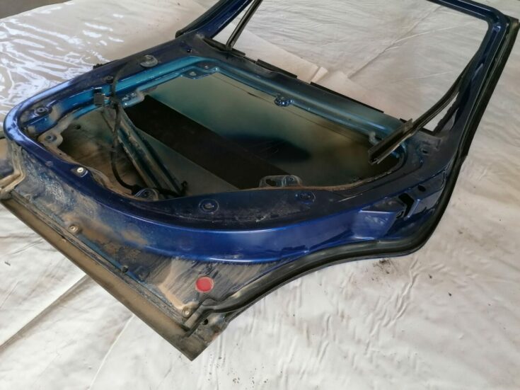Aizmugurējās labās durvis priekš VW PASSAT 2003 UNIVERSAL BLUE
