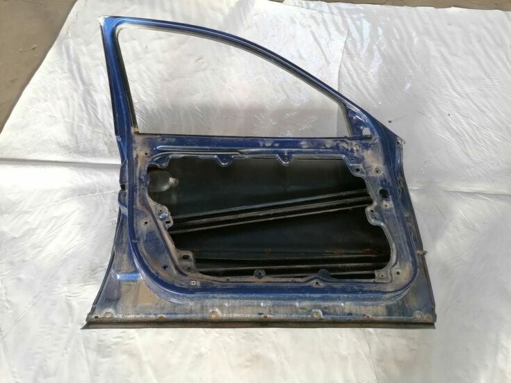 Priekšējās kreisās durvis priekš VW PASSAT 2003 UNIVERSAL BLUE