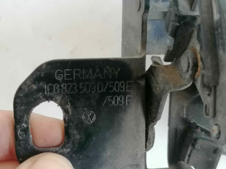 Pārsega slēdzene priekš VW PASSAT 2003 UNIVERSAL BLUE