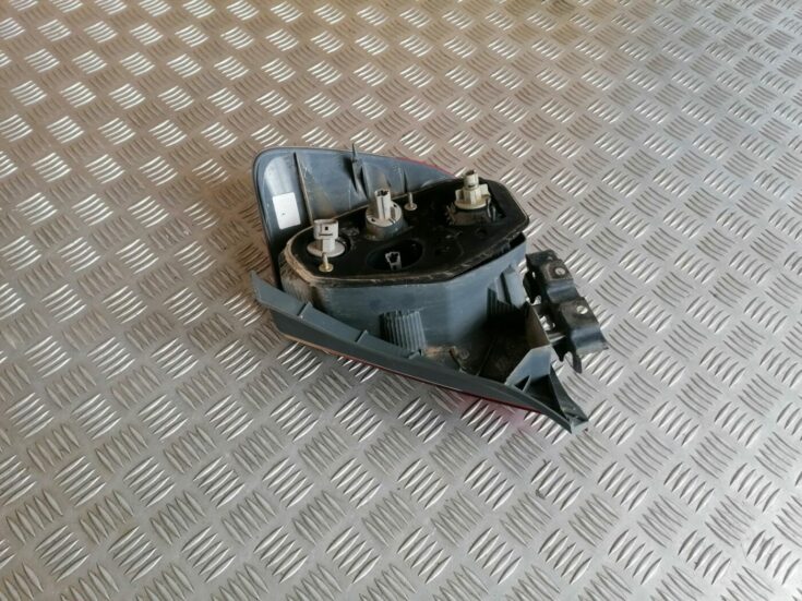 Aizmugurējais kreisais lukturis priekš HONDA CIVIC 2004