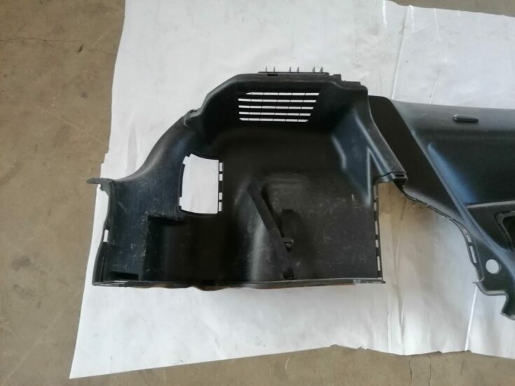Bagāžnieka nodalījuma sānu apdare priekš HONDA CIVIC 2004